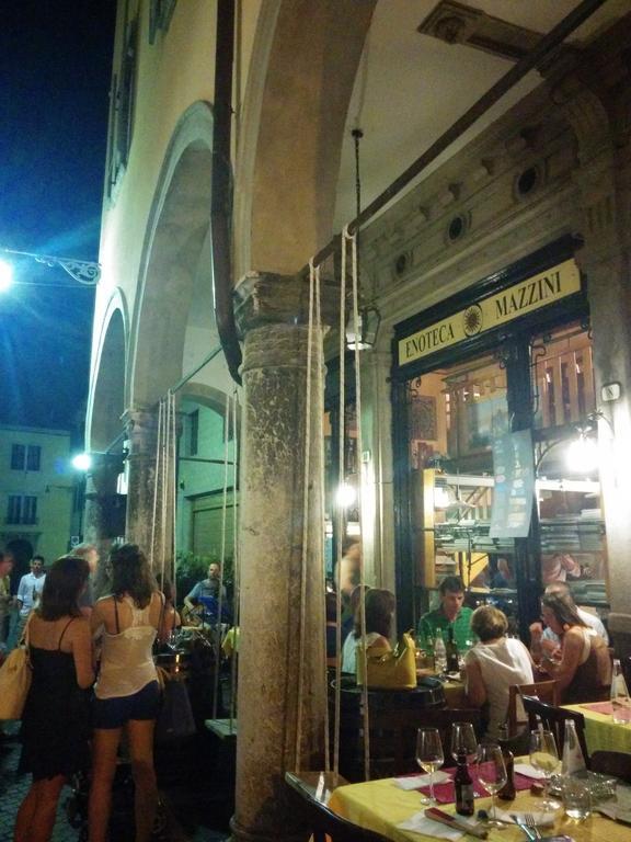 Casetta Next To The Creek Dino Buzzati Belluno Bilik gambar
