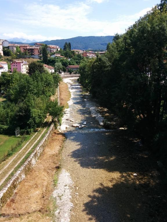 Casetta Next To The Creek Dino Buzzati Belluno Bilik gambar
