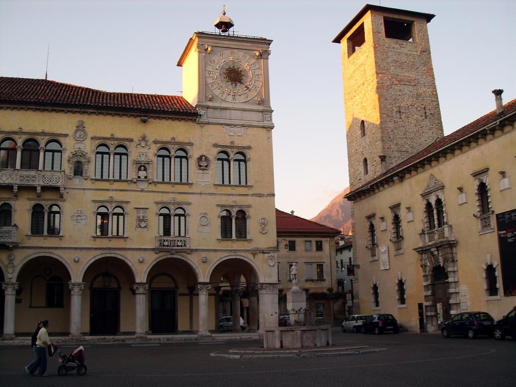 Casetta Next To The Creek Dino Buzzati Belluno Bilik gambar