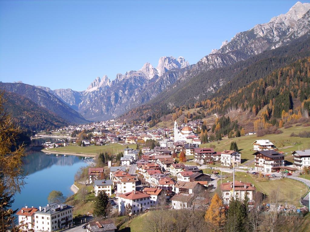 Casetta Next To The Creek Dino Buzzati Belluno Bilik gambar