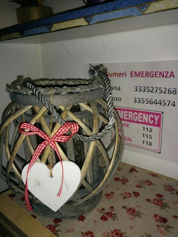 Casetta Next To The Creek Dino Buzzati Belluno Bilik gambar